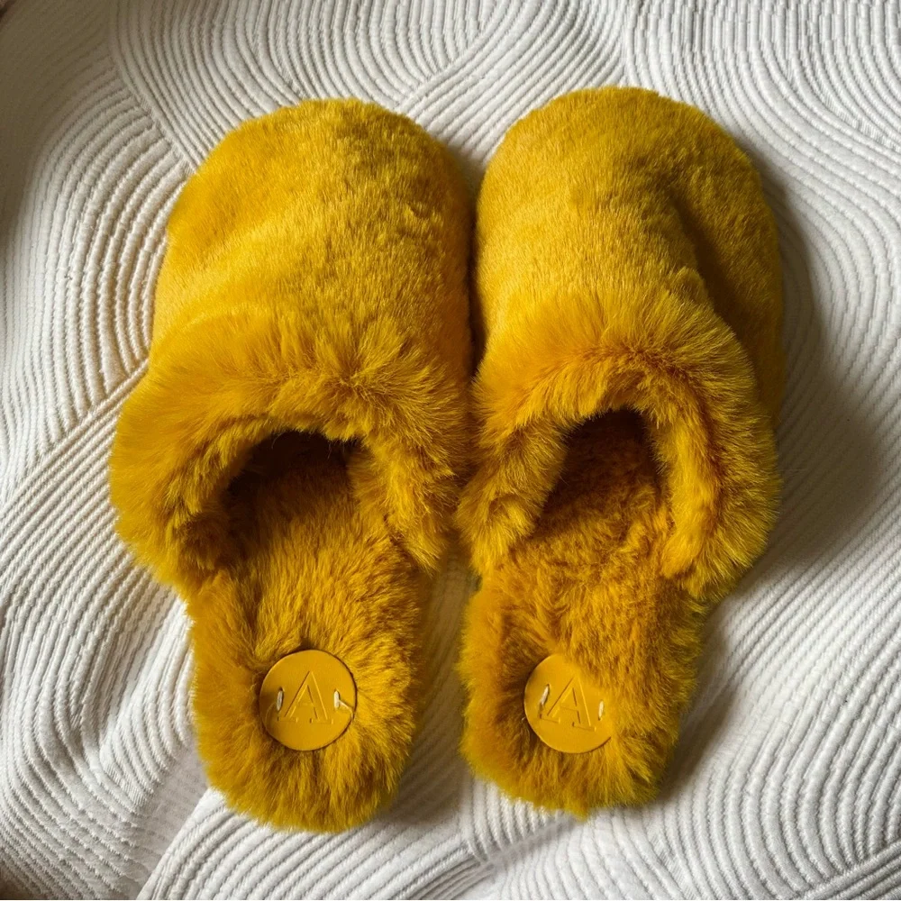 NWOT Anthropologie Faux Fur Slippers in Yellow - Picture 1 of 10